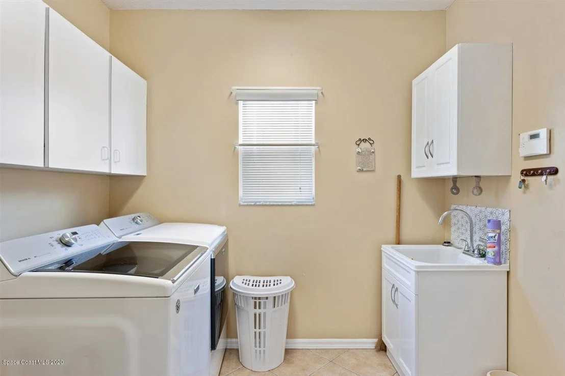 Photo of 984 Pelican Lane
