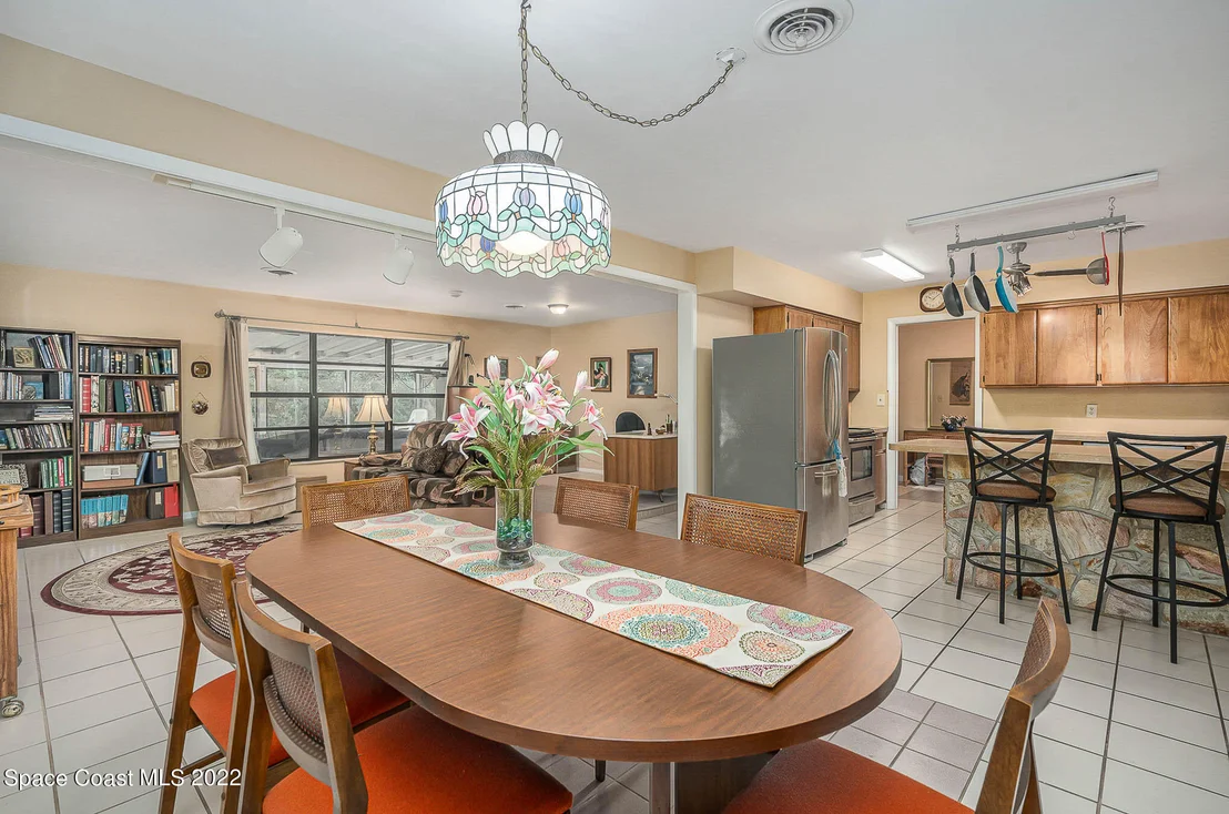Photo of 1037 Fairlawn Drive