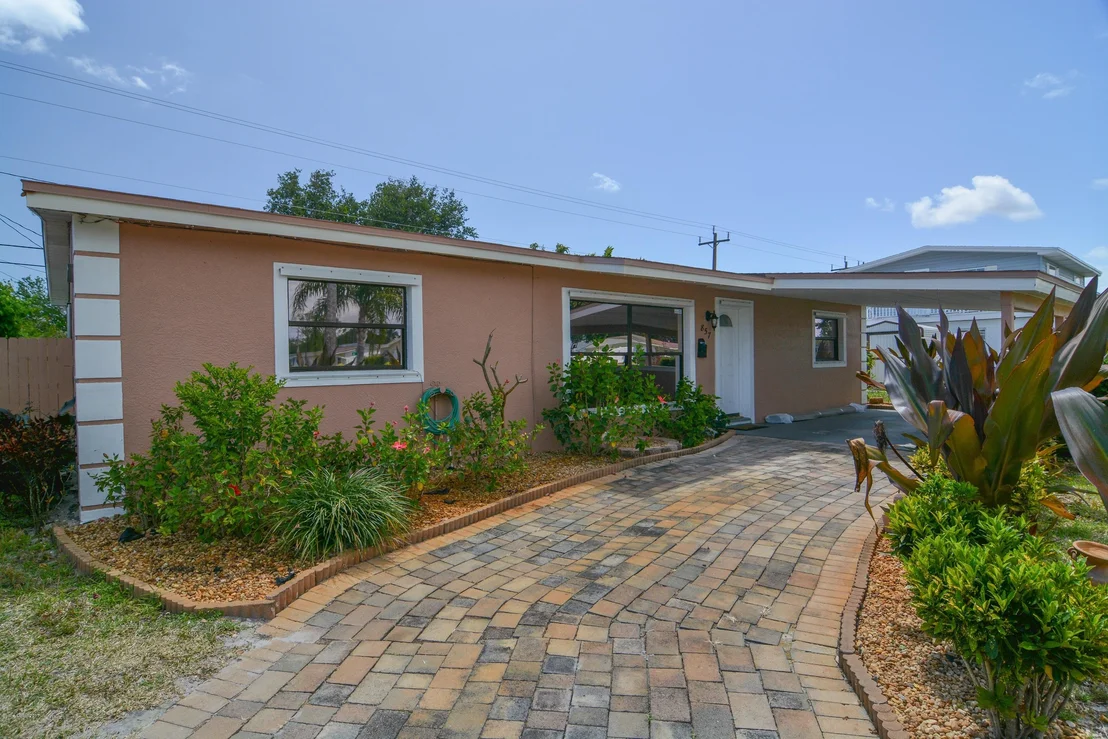 Photo of 857 Ixora Drive
