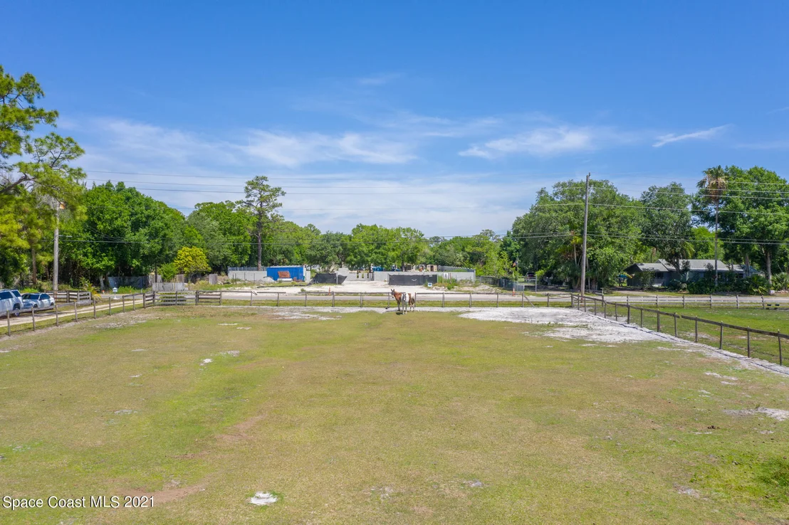 Photo of 3635 Hield Road
