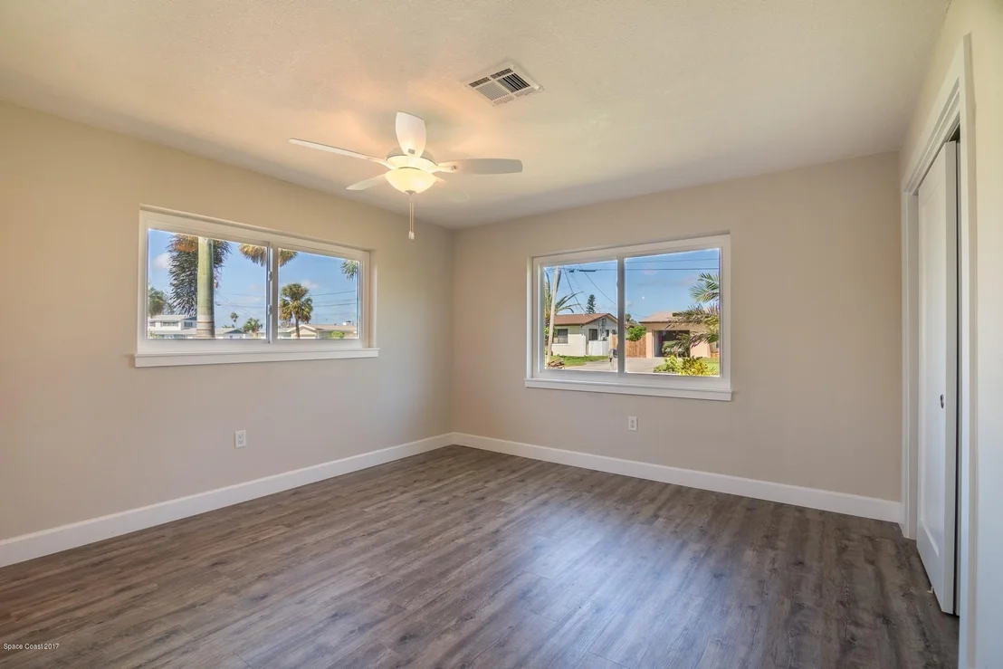 Photo of 446 N Neptune Drive