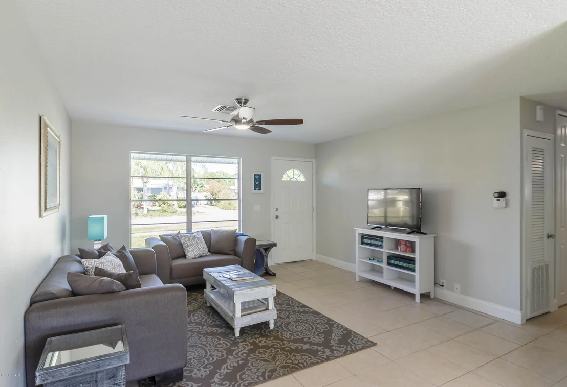 Photo of 489 Ixora Drive