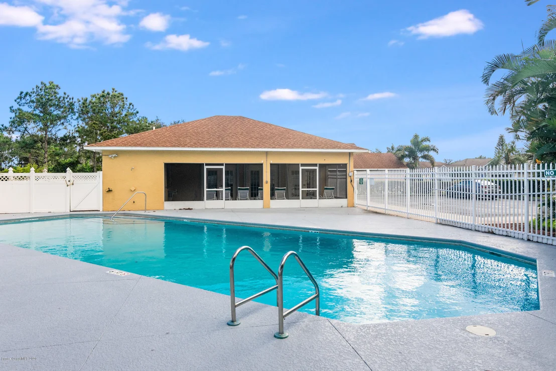 Photo of 2081 Stratford Pointe Drive