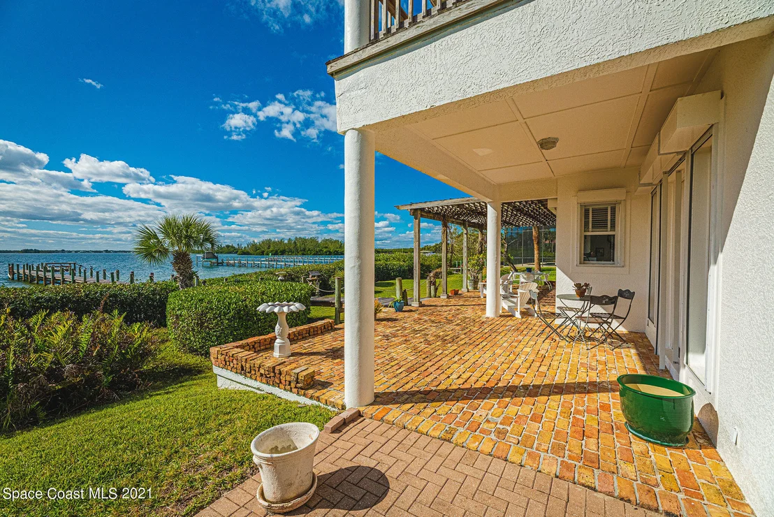 Photo of 176 Bayshore Drive