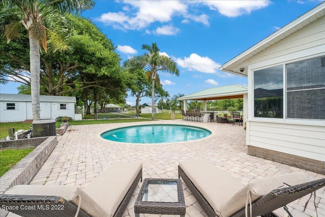 Photo of 3660 Burkholm Road