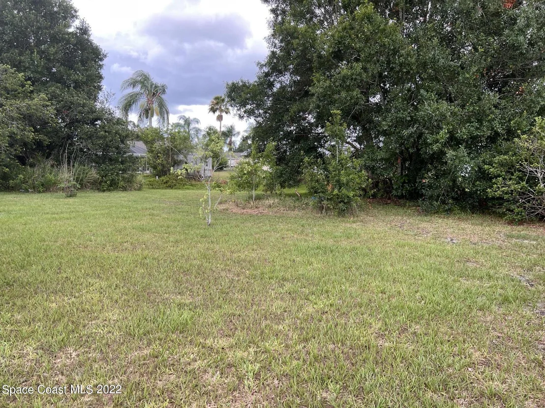 Photo of 1321 Cindy Circle NE