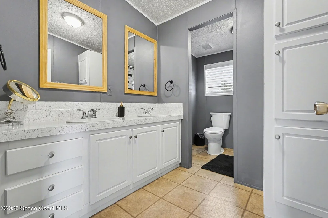 Photo of 926 Laurel Circle