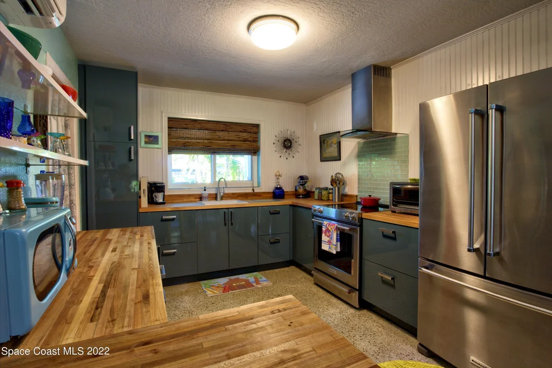 Photo of 153 Clairbourne Avenue