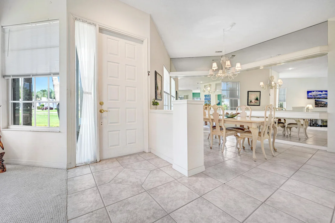Photo of 2299 Addington Circle
