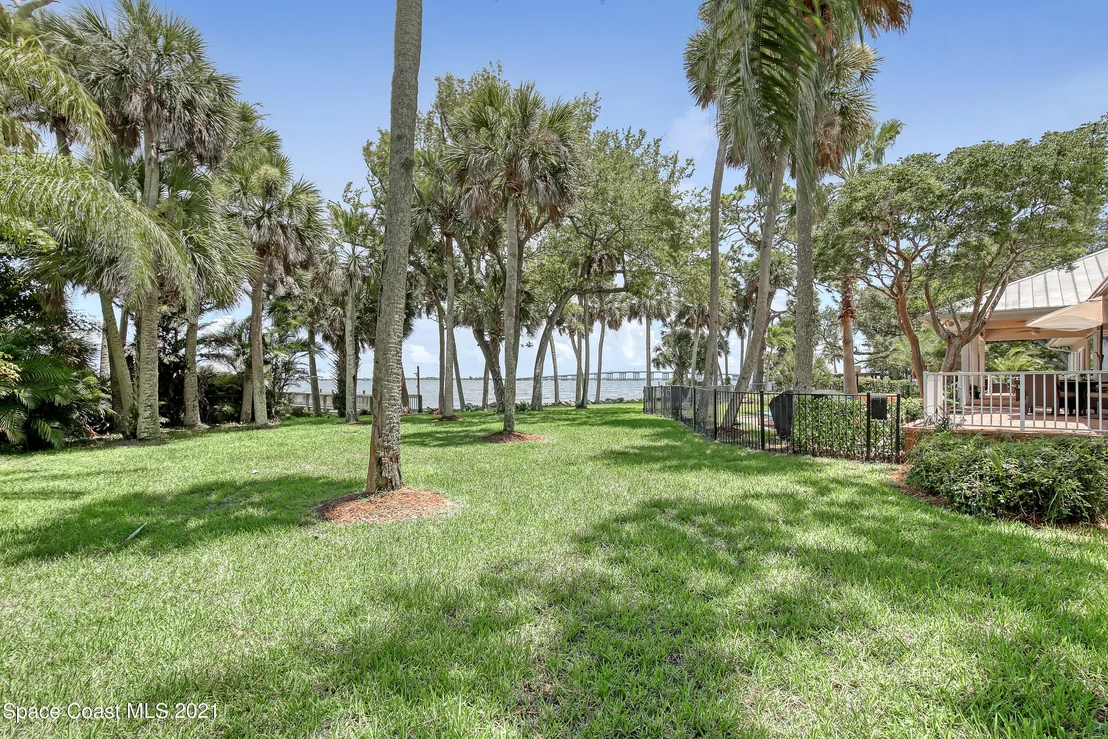 Photo of 1913 Pineapple Avenue