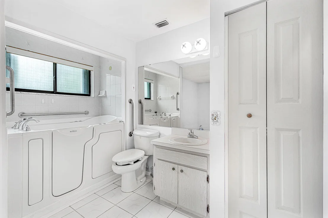 Photo of 400 Port Malabar Boulevard NE