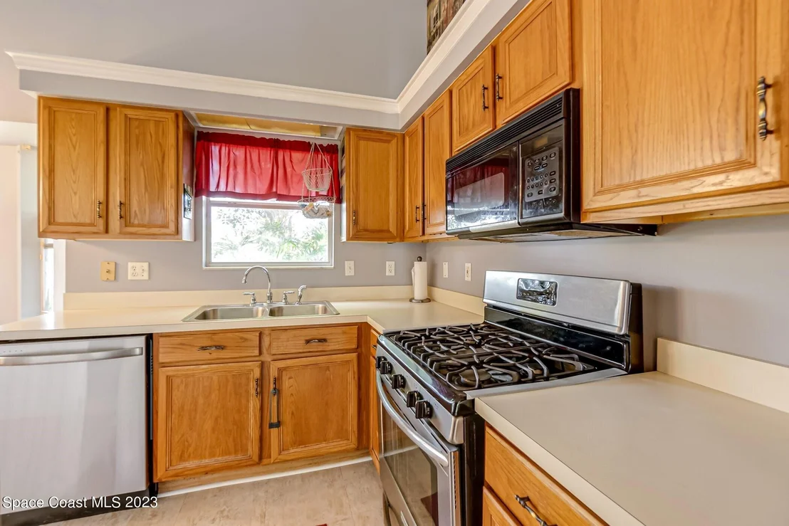 Photo of 6976 Hammock Lakes Drive