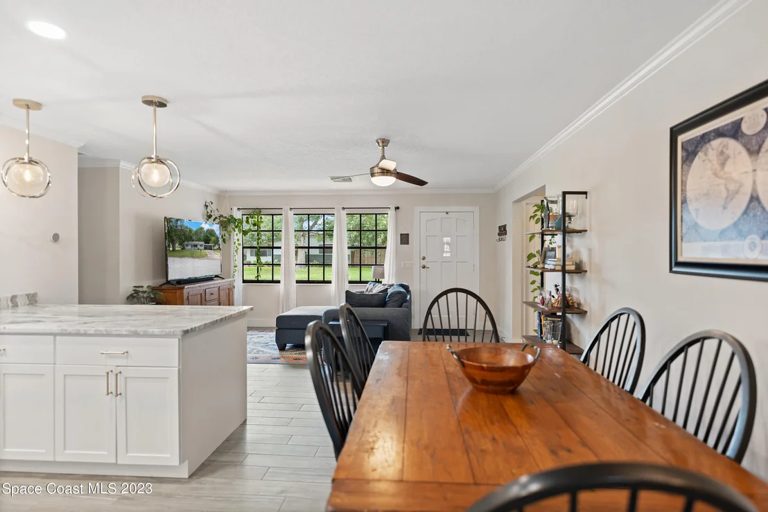 Photo of 1325 Estridge Drive