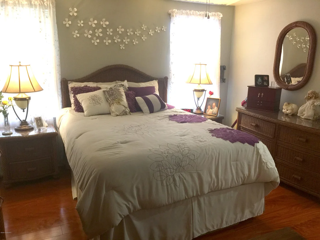 Photo of 2448 Coconut Palm Drive NE