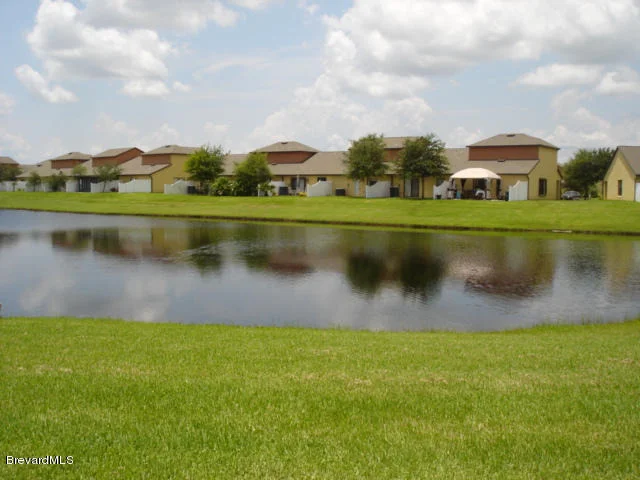 Photo of Unit 104 at 875 Luminary Circle