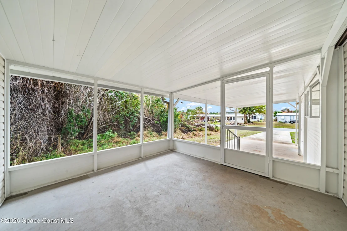 Photo of 935 Falcon Drive