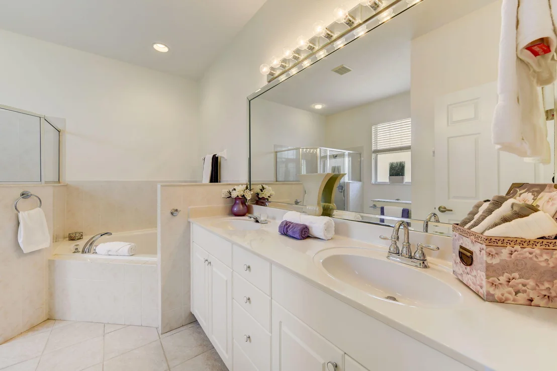 Photo of 4621 Portage Trail