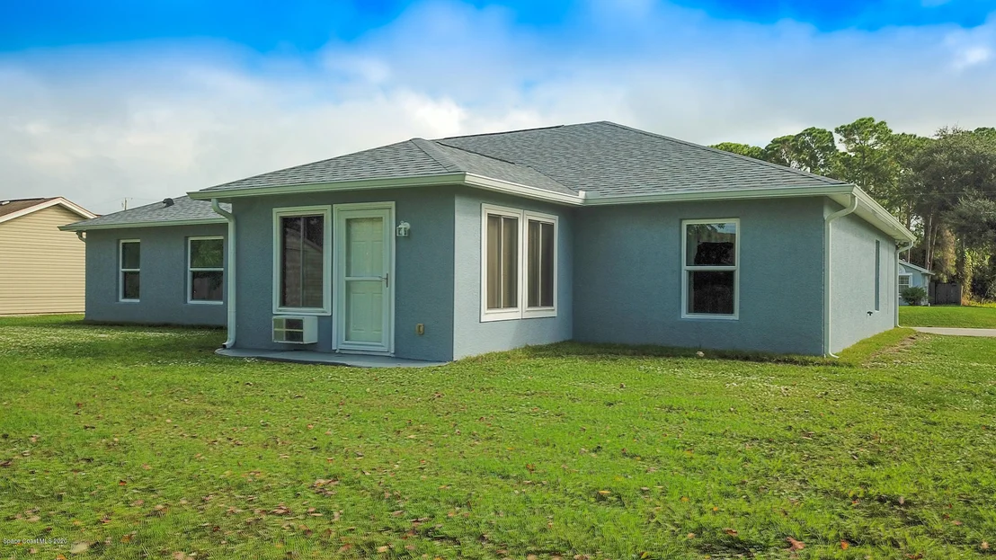 Photo of 6800 Cecil Road