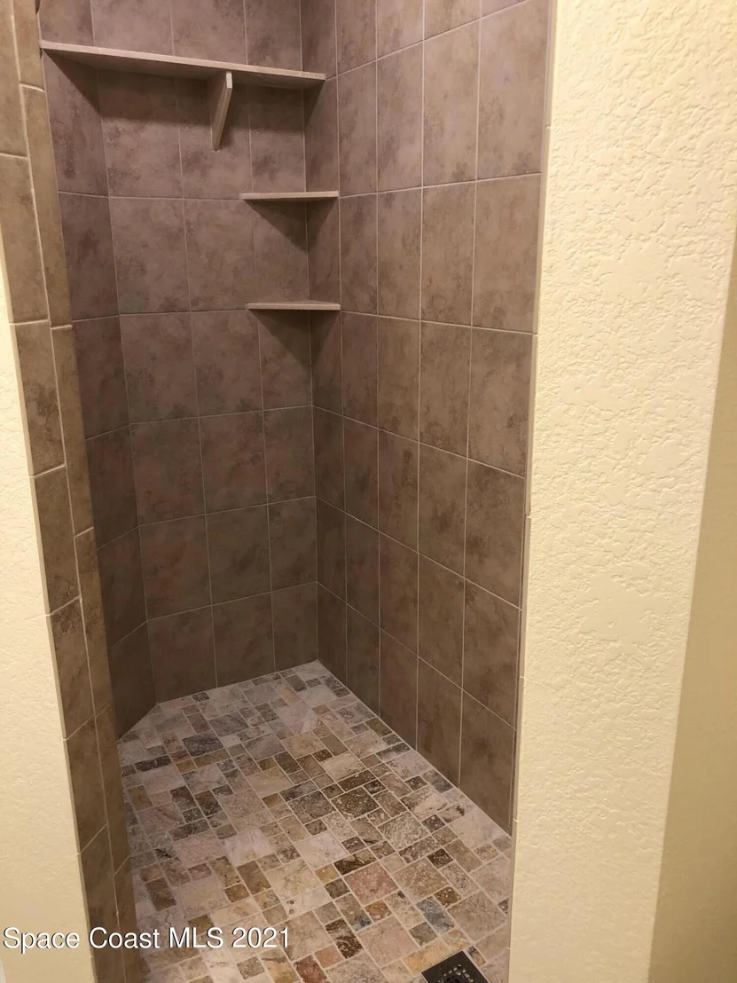 Photo of 693 Everglade Drive