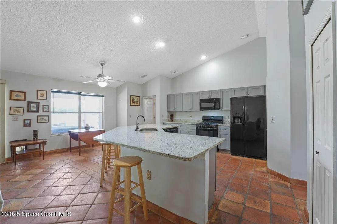 Photo of 2048 Thesy Drive