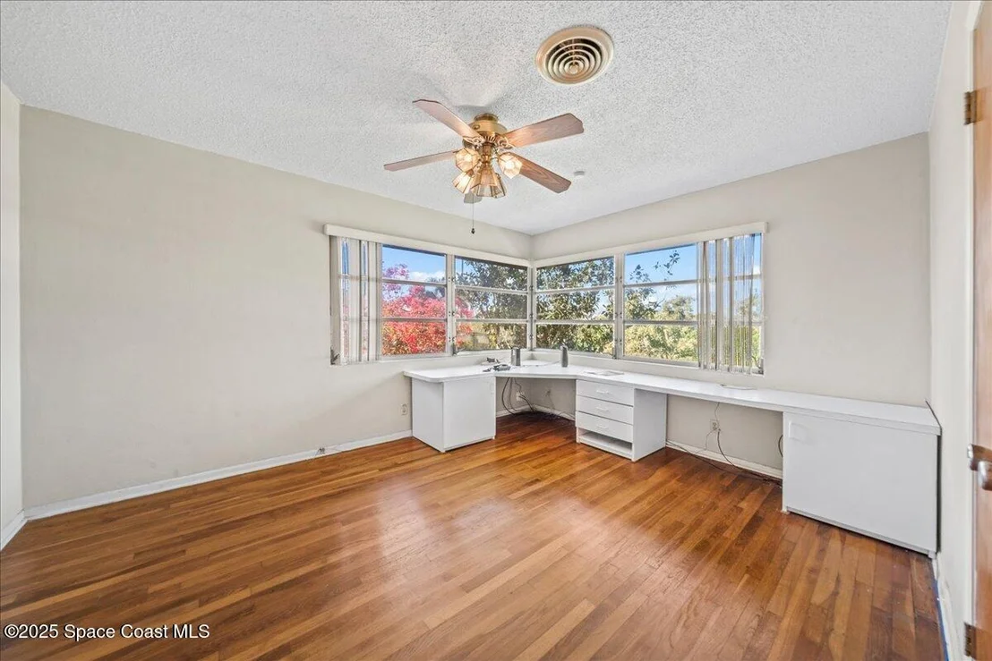 Photo of 1224 Sun Circle W