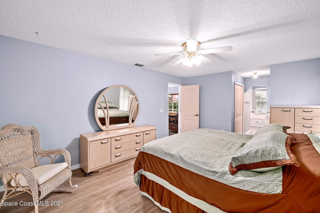 Photo of 1214 Walnut Grove Way
