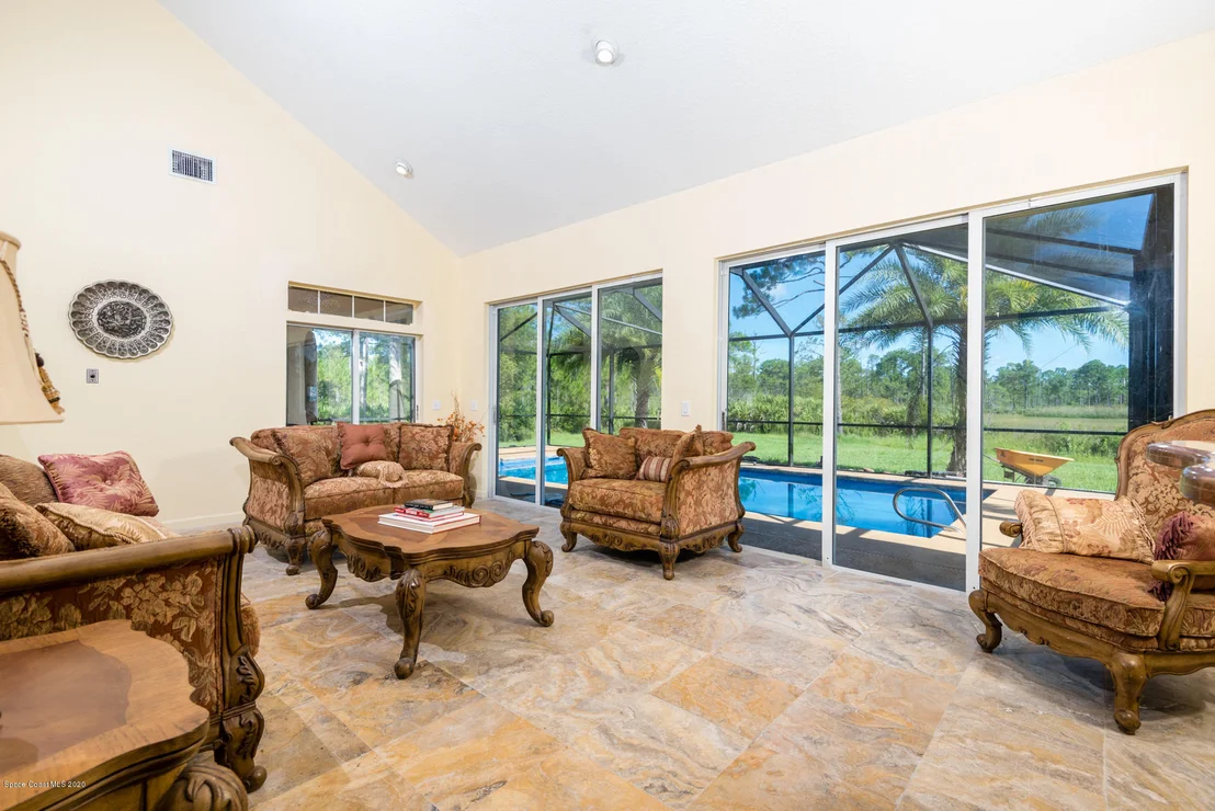 Photo of 1460 Grant Road