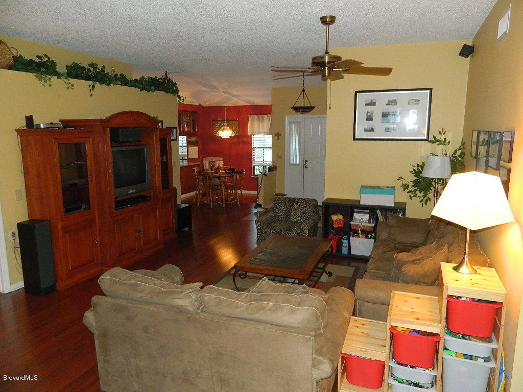 Photo of 1242 Walnut Grove Way