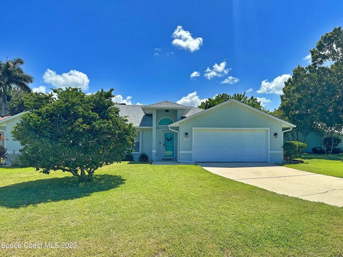 Photo of 1305 Ambra Drive