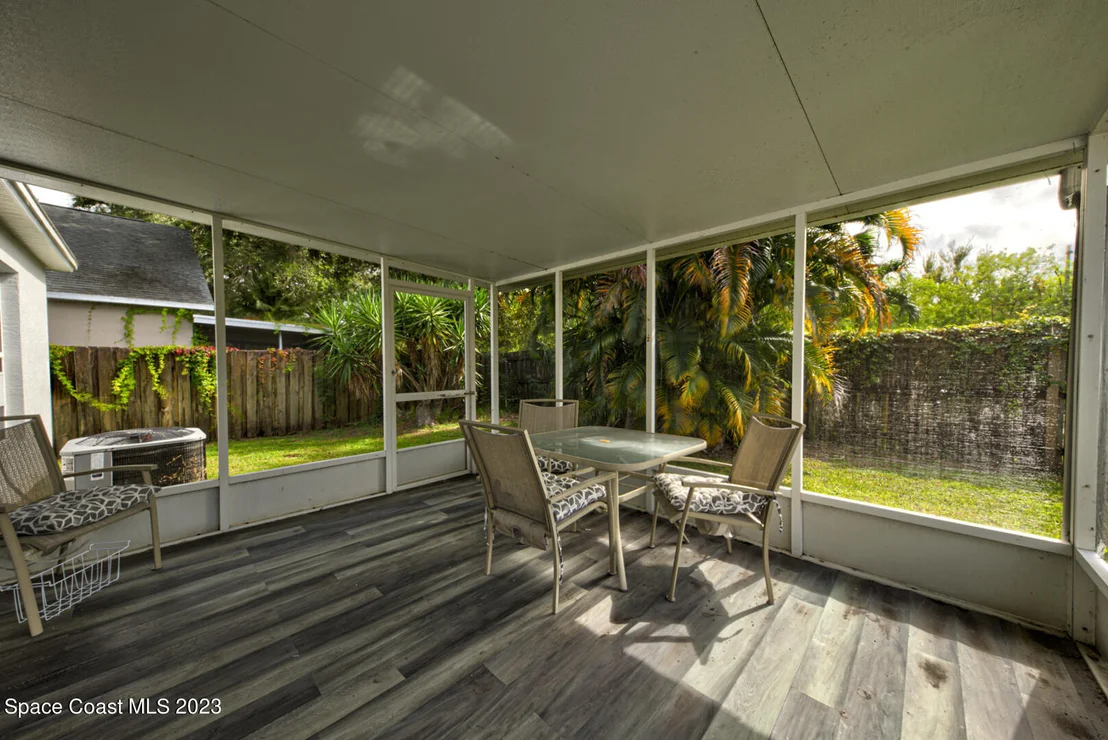 Photo of 2921 Saint James Lane