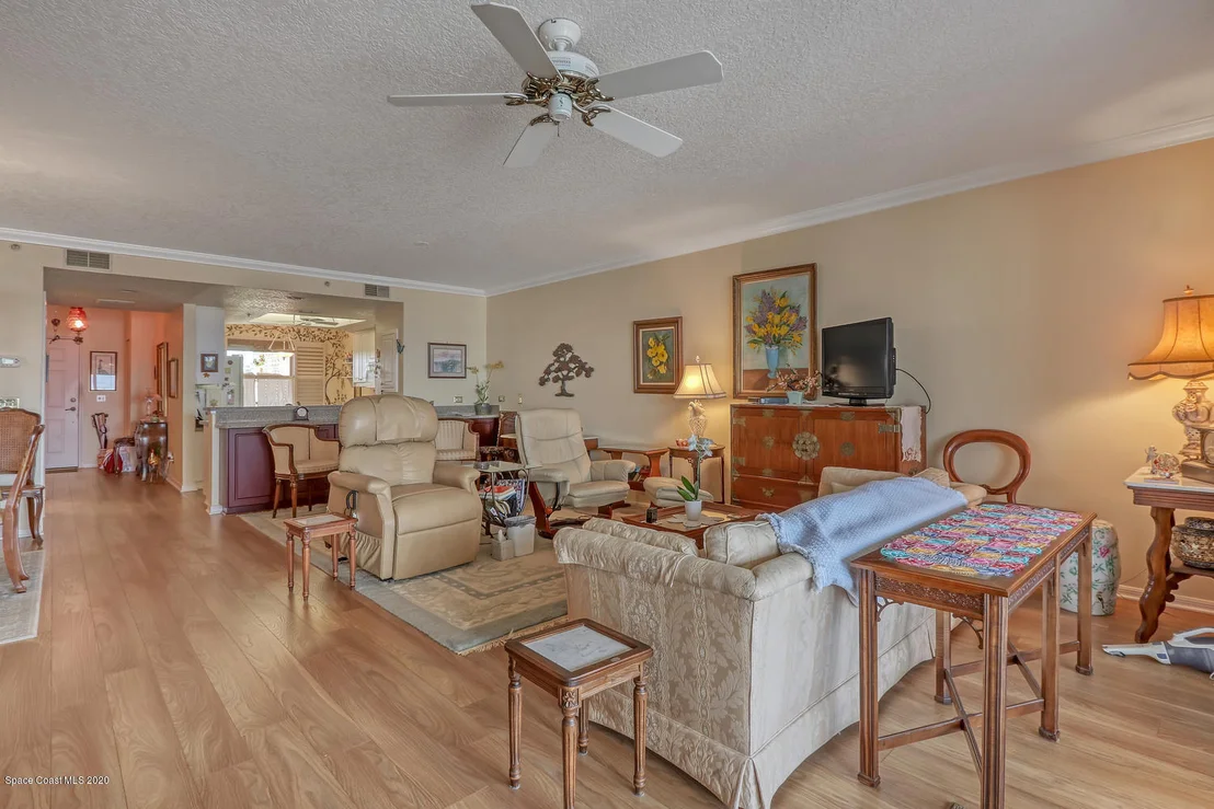 Photo of Unit 405 at 102 Riverside Drive