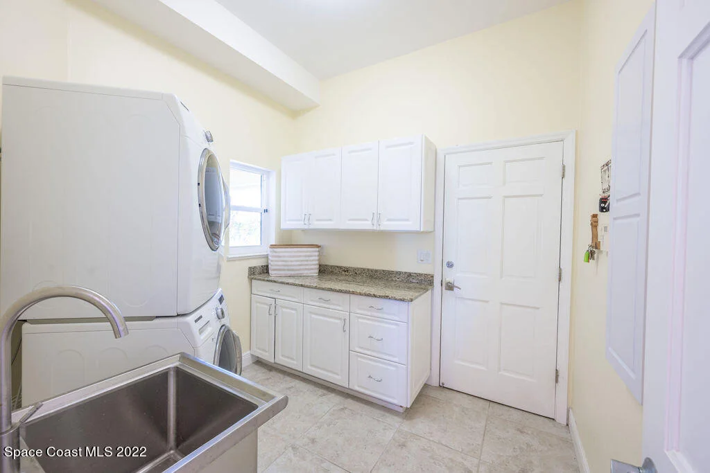 Photo of 460 Lanternback Island Drive