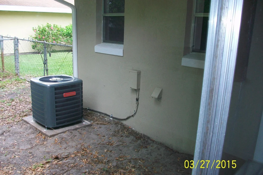 Photo of 1132 NE Mariposa Drive