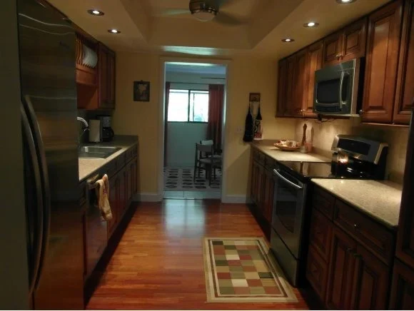 Photo of 2480 Johnston