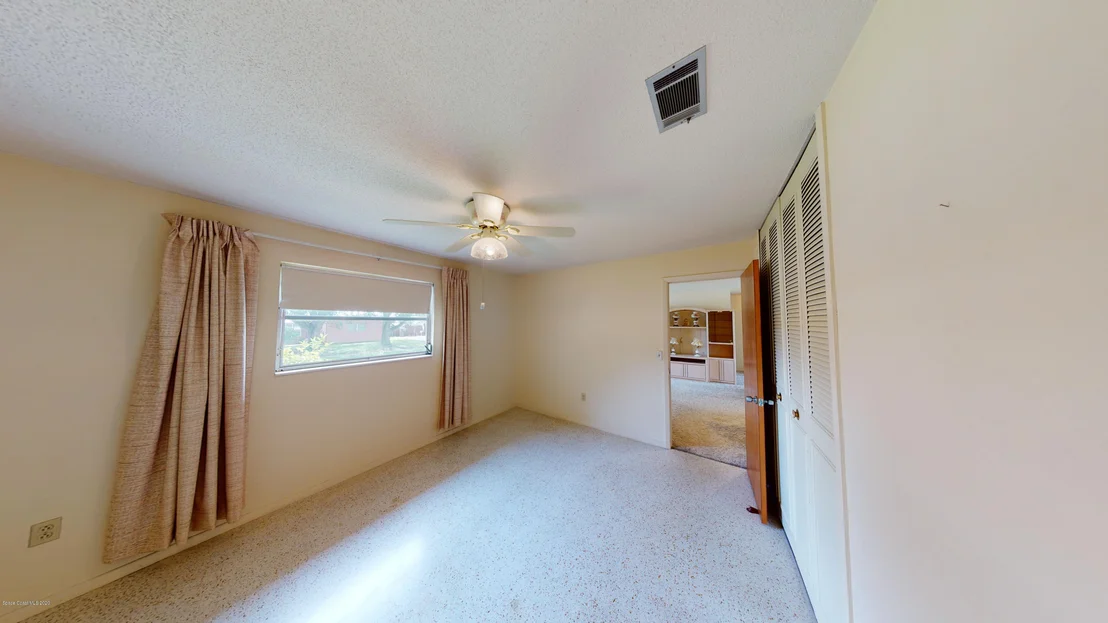 Photo of 566 Ford Circle E