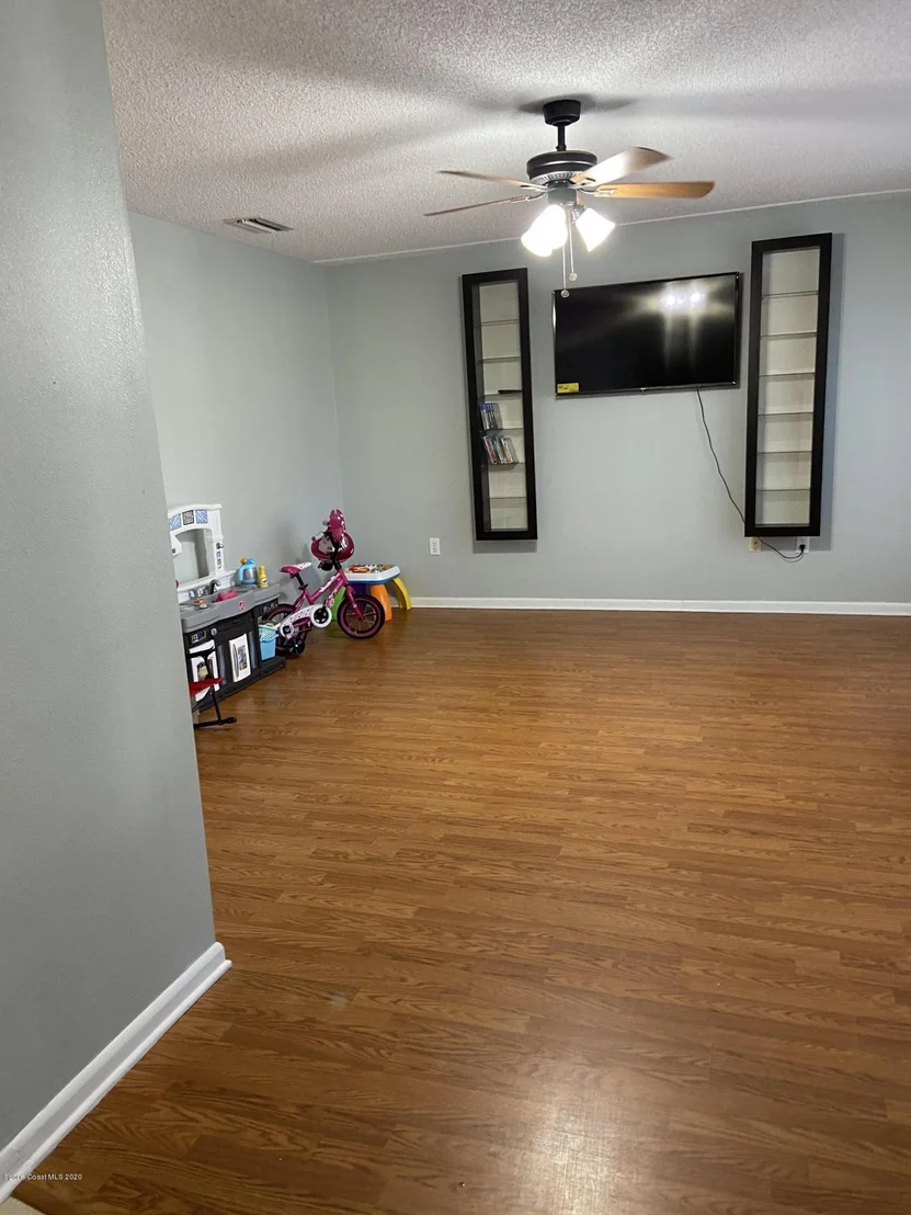 Photo of 1328 Gleneagles Way