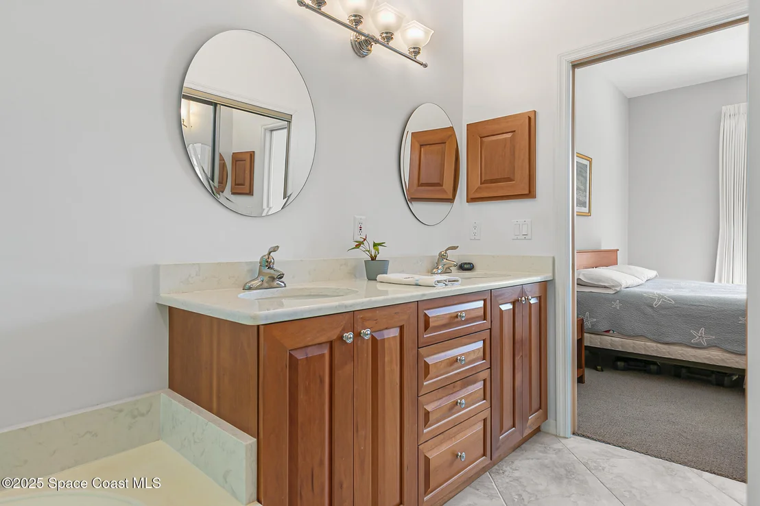 Photo of 2596 Addington Circle