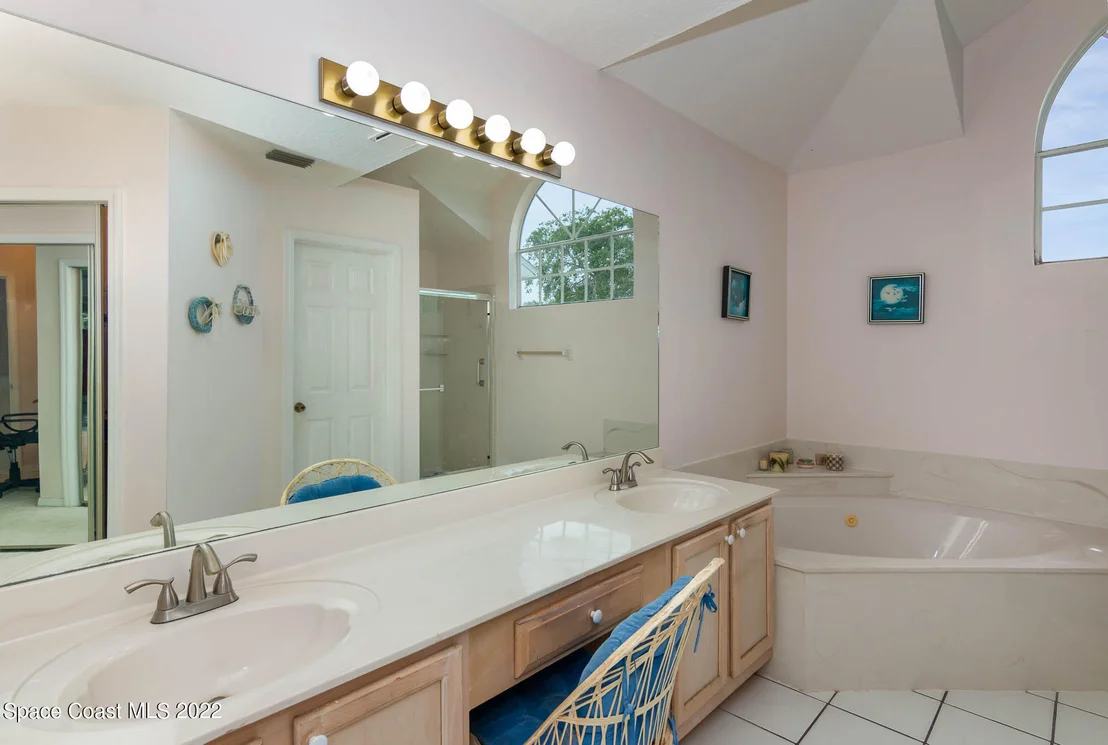 Photo of 1050 Fieldstone Drive