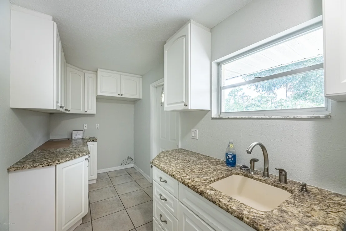 Photo of 4300 Pinewood Road