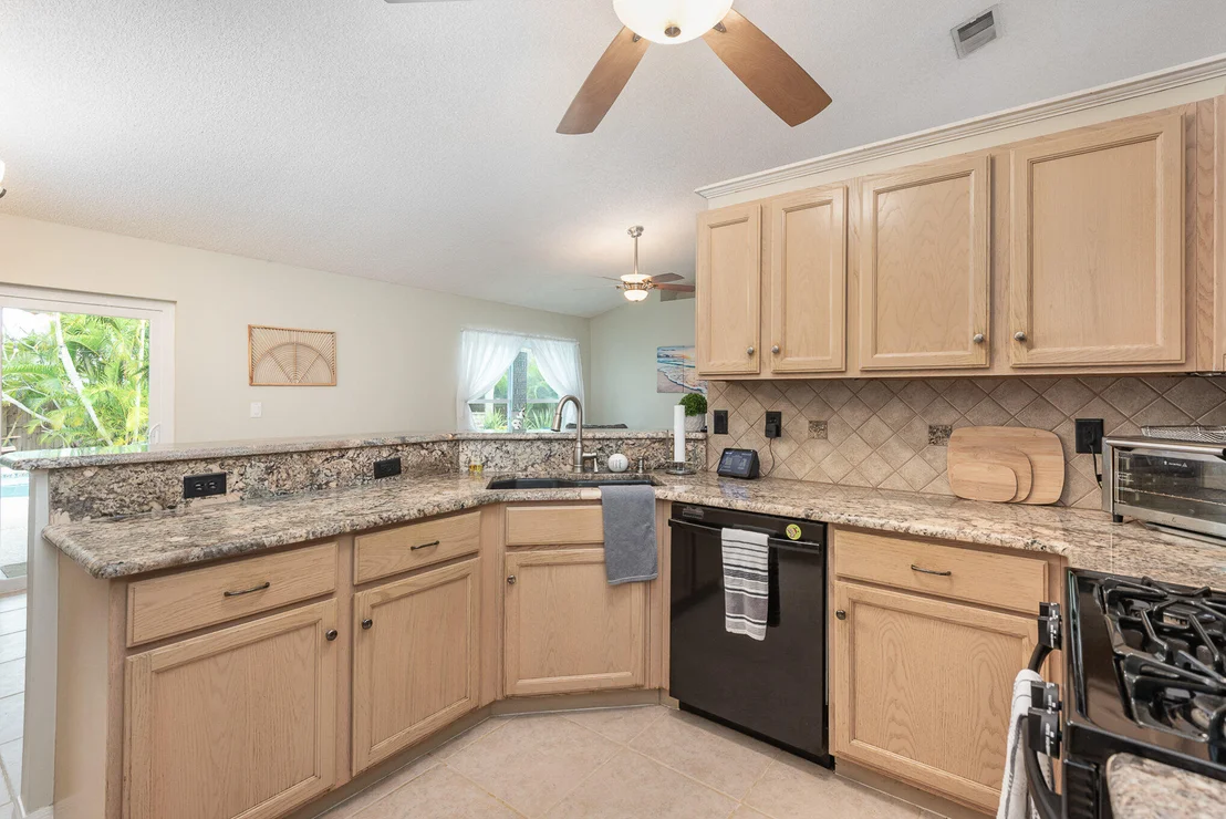 Photo of 2403 Mountain View Avenue