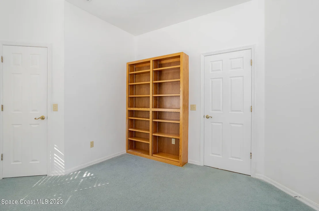 Photo of 484 Arrowmount Place