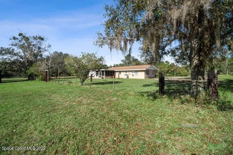 Photo of 3855 Aurantia Road