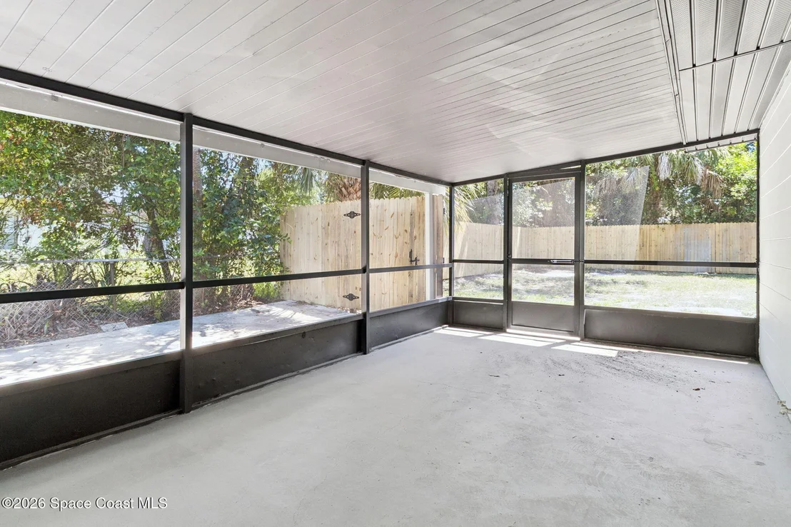 Photo of 1465 Hillcrest Drive