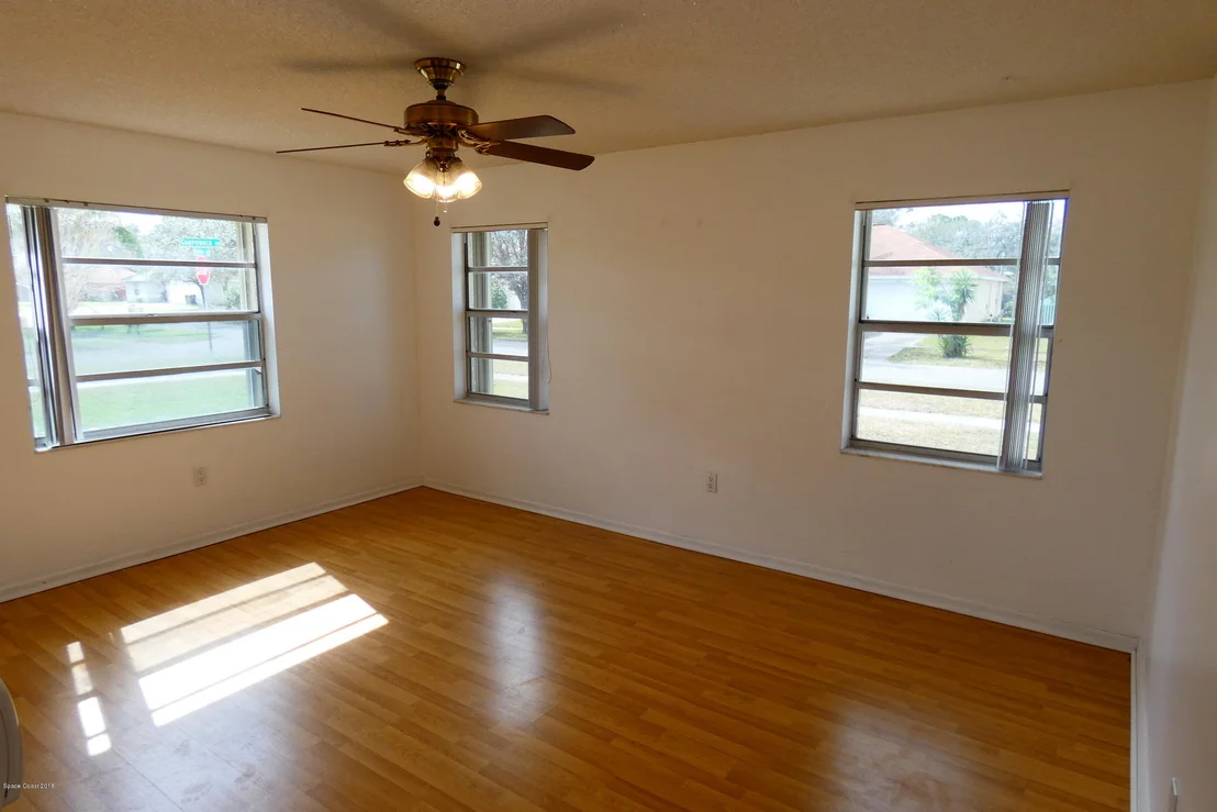 Photo of 2101 Gunpowder Drive NE