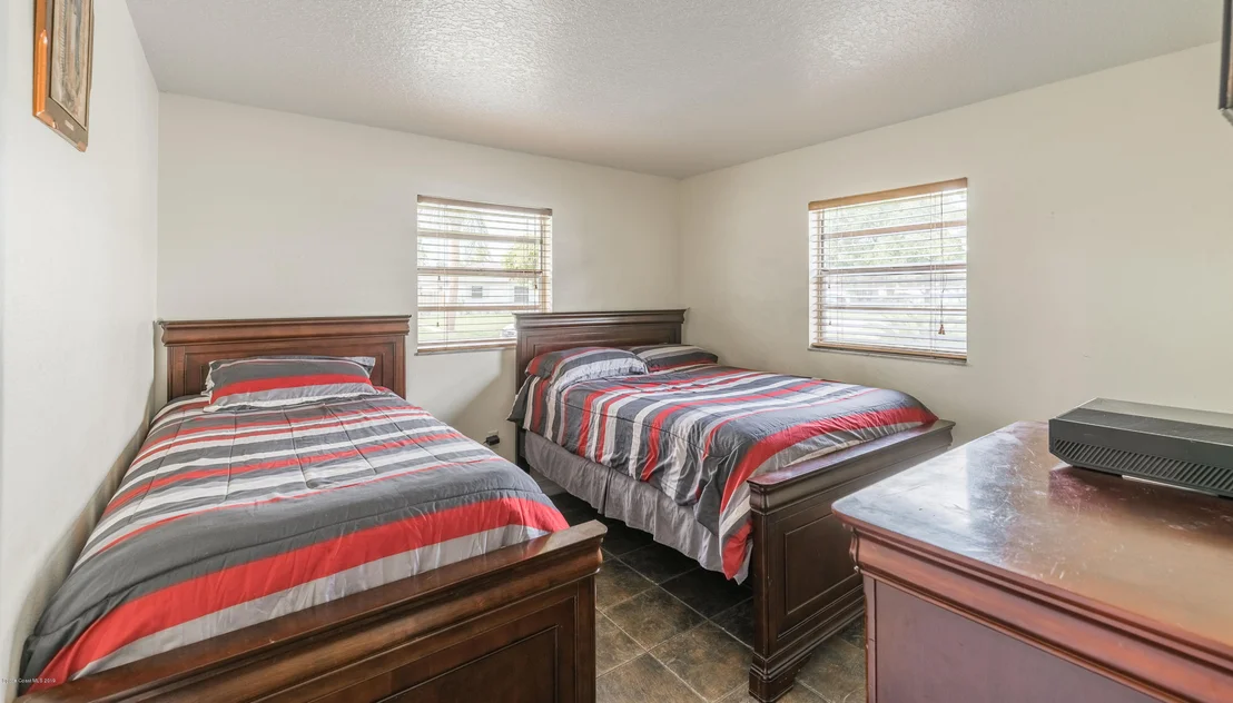 Photo of 1087 Hermosa Drive