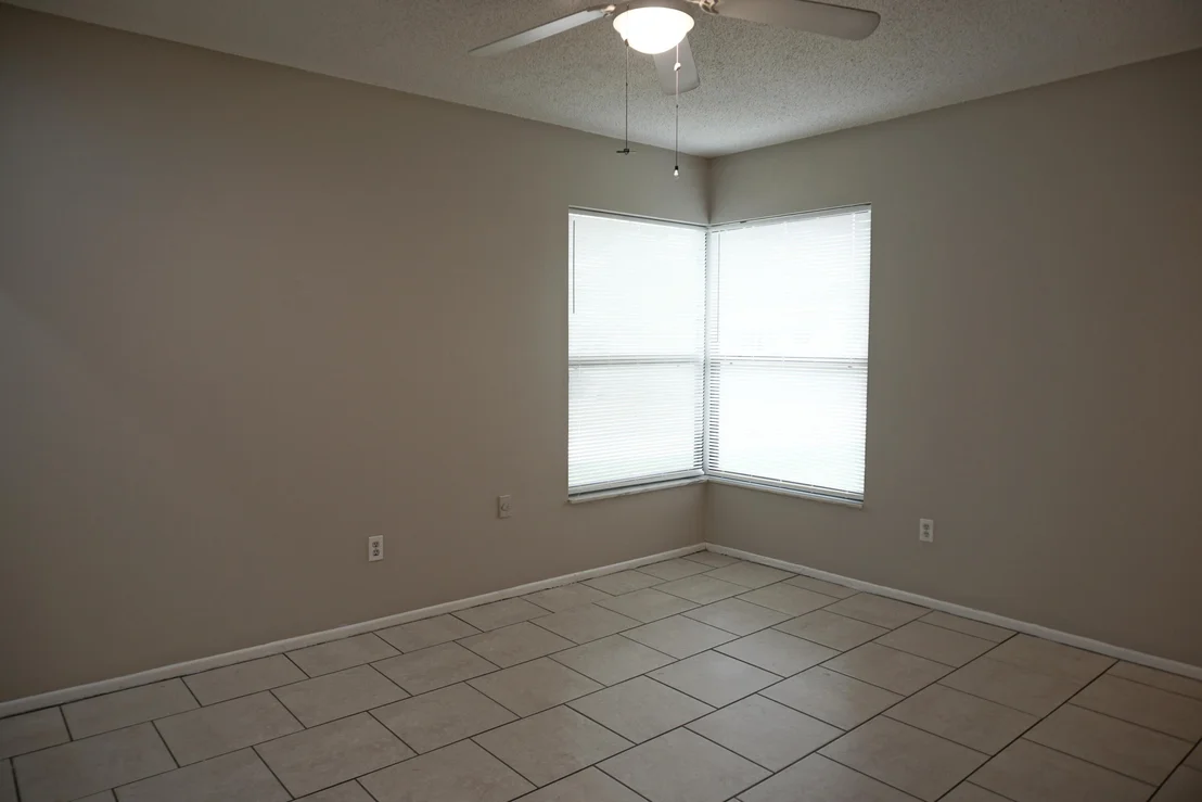 Photo of 971 Fulton Lane NE