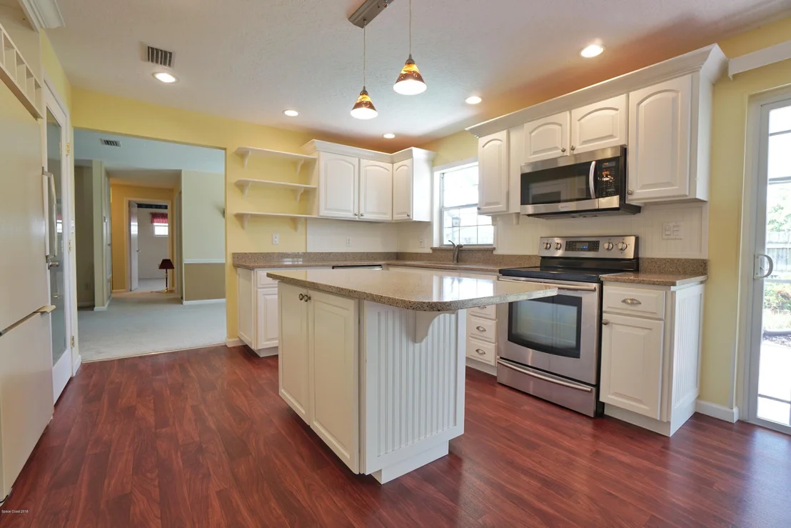Photo of 913 Kings Post Road