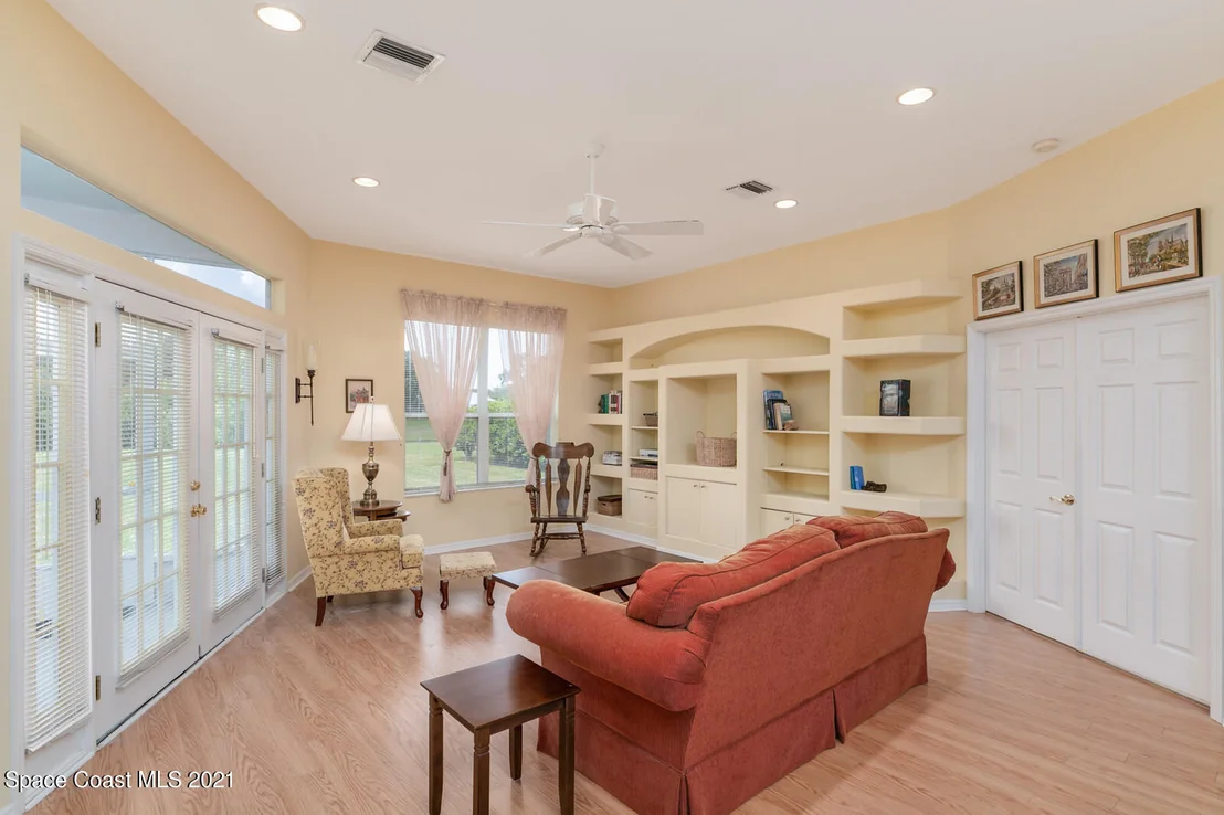 Photo of 849 Villa Drive