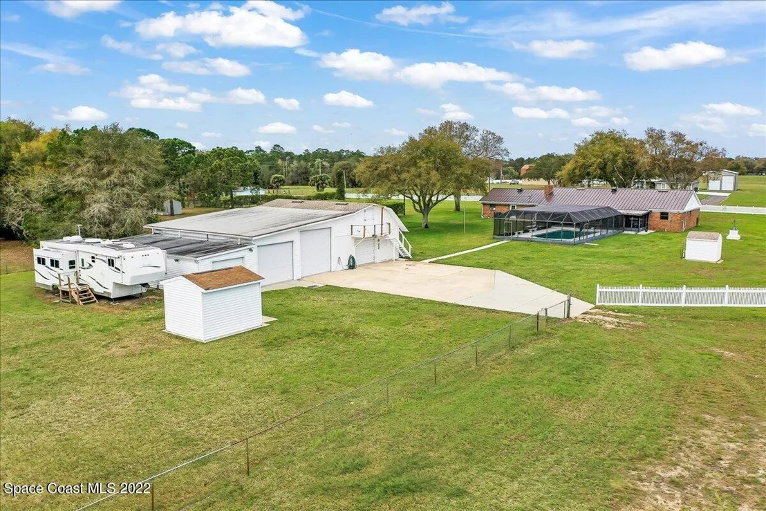 Photo of 3685 Burkholm Road