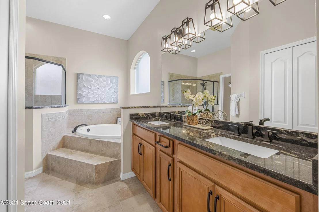 Photo of 1878 Windbrook Drive SE